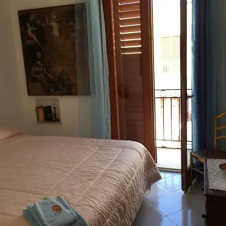 A Due Passi Dal Mare 8 Posti Letto Apartment *